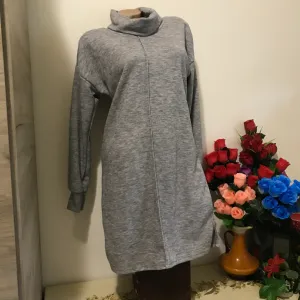 Nova siva topla siroka rolka haljina M