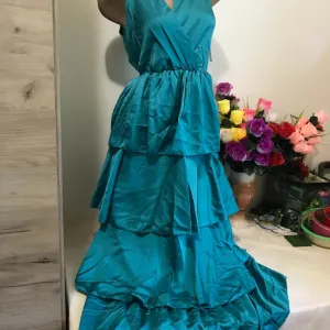 Nova k1 zelena haljina od karnera