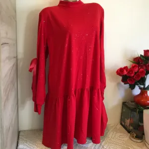 Nova M crvena neobicnih rukava S/M