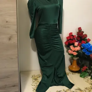 Nova zelena midi naborano ispod struka S/M