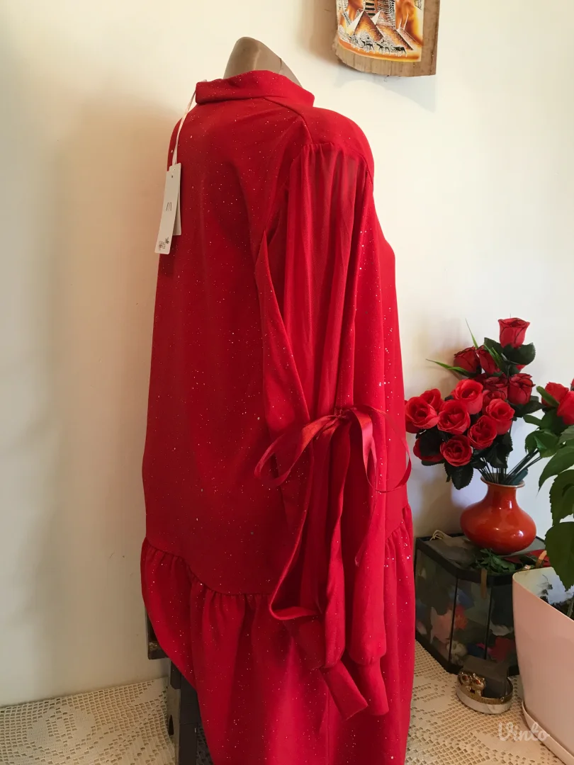 Nova M crvena neobicnih rukava S/M