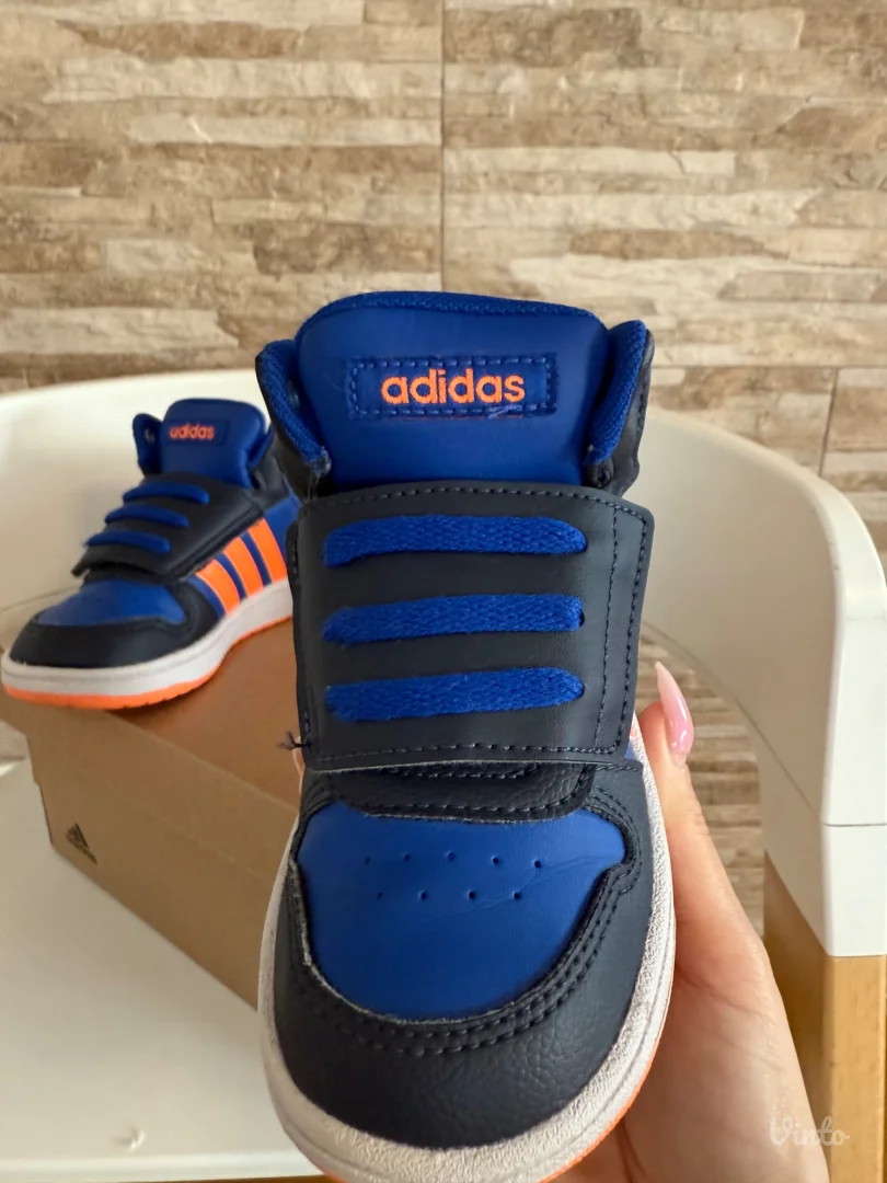 Adidas duboke patike br.24