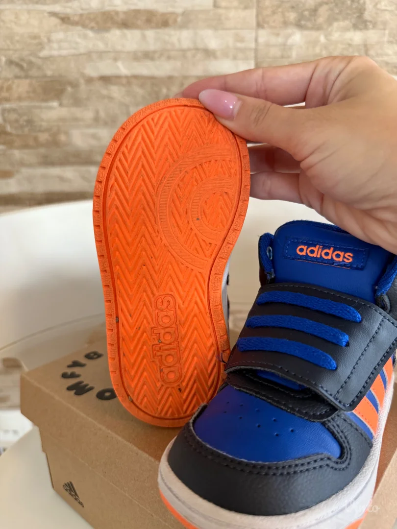 Adidas duboke patike br.24