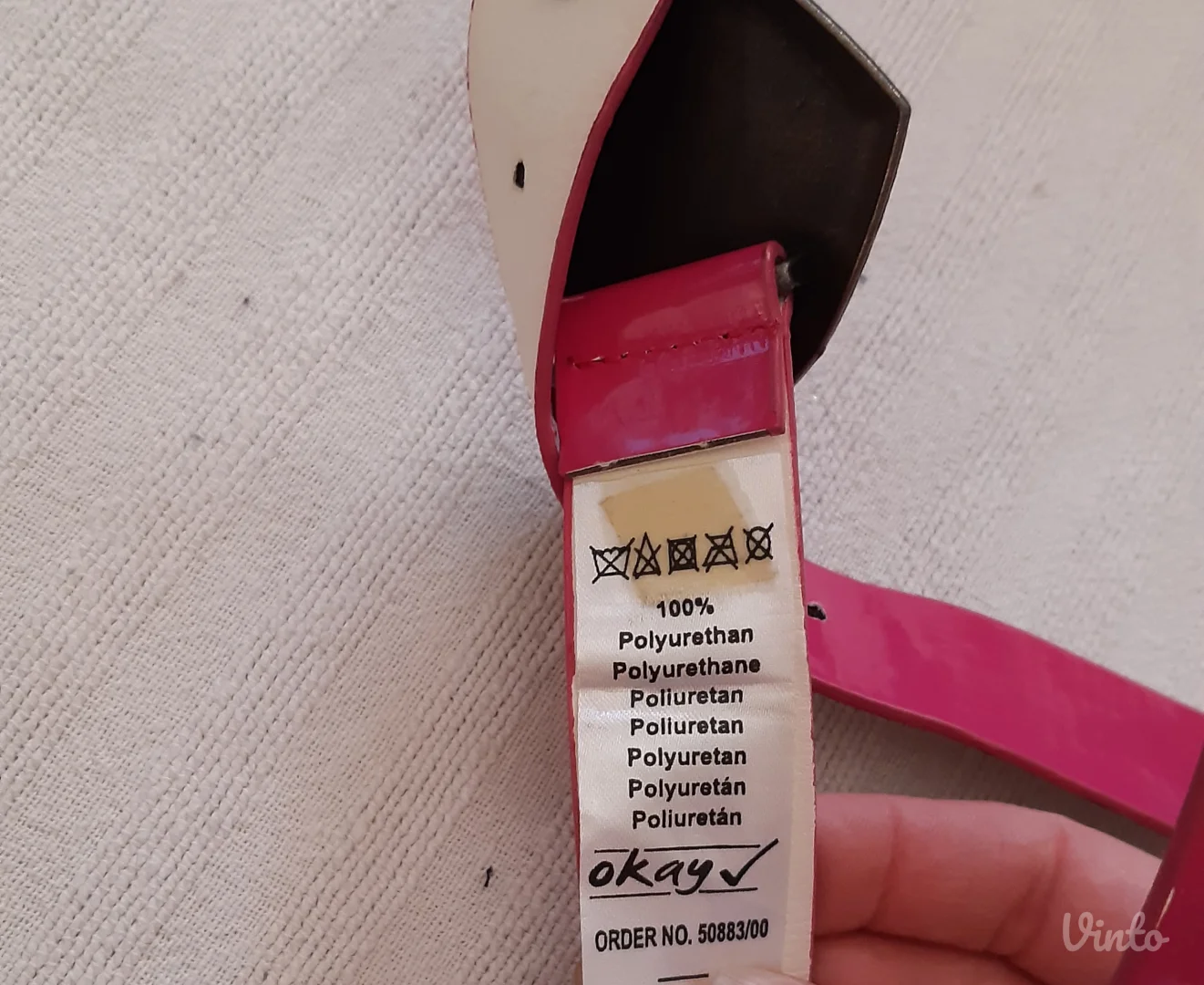 Ružičasti kaiš sa šnalom u obliku srca