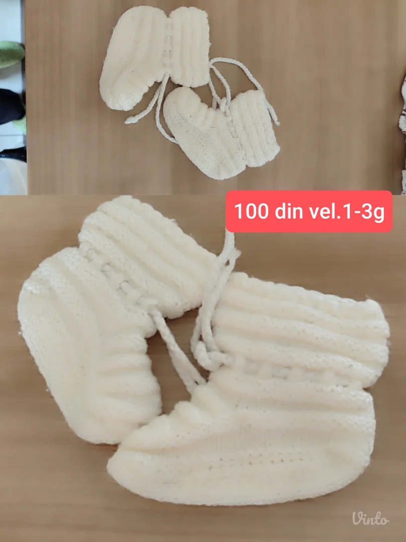 Pletene bele bebe patofne sa vezicama.