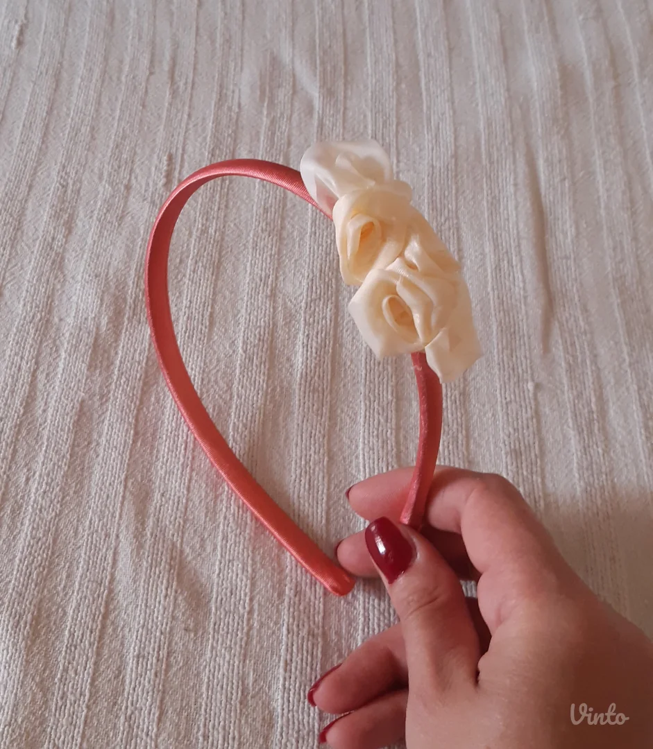 rajf za kosu sa cvetovima