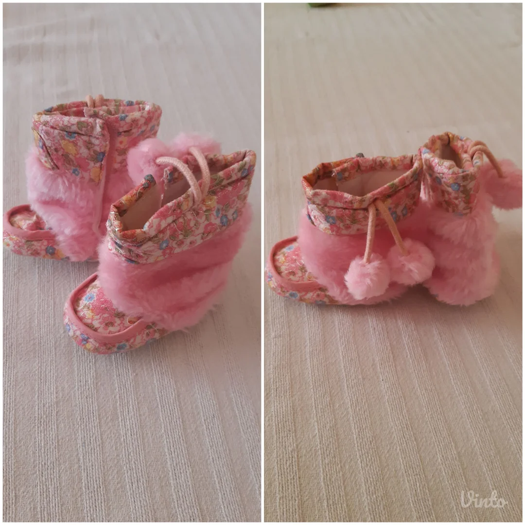 Dečije roze čizmice/čarapice za bebe