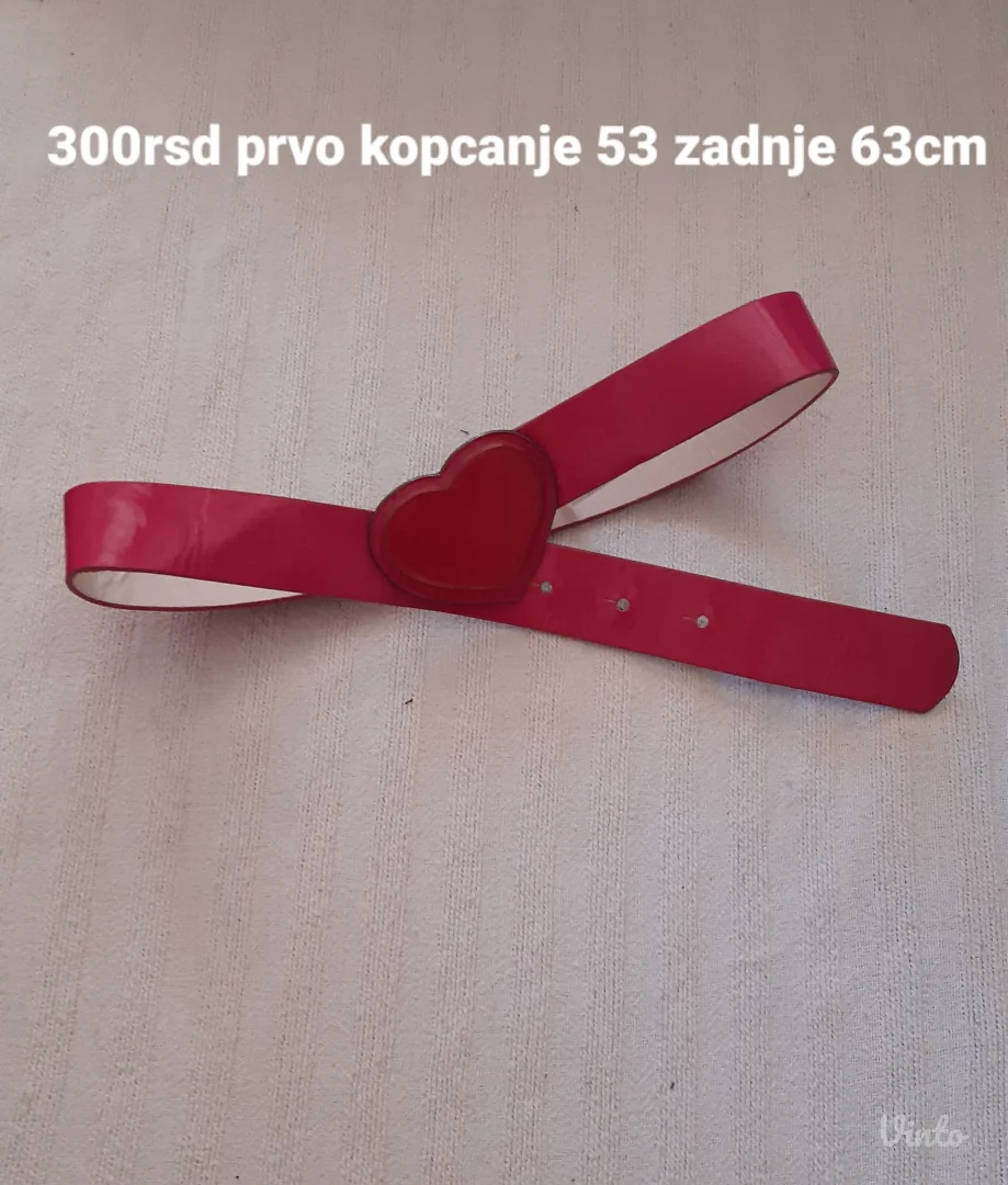 Ružičasti kaiš sa šnalom u obliku srca