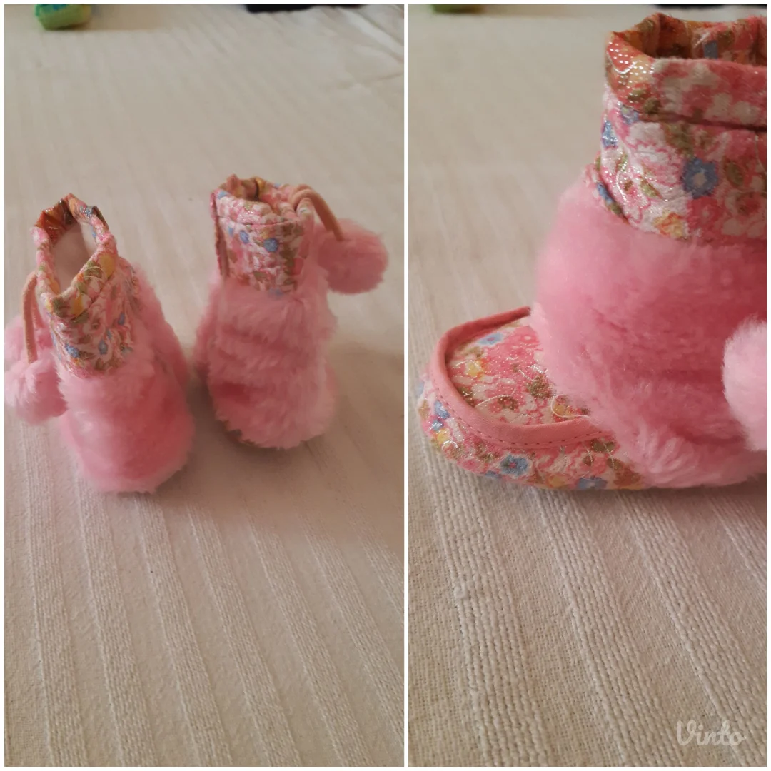 Dečije roze čizmice/čarapice za bebe