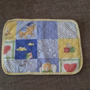 Podloga za bebe – šarena prošivena