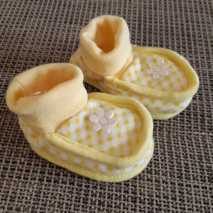 Žute bebine papučice/čarapice sa manžetnama, dužina unutrašnjeg