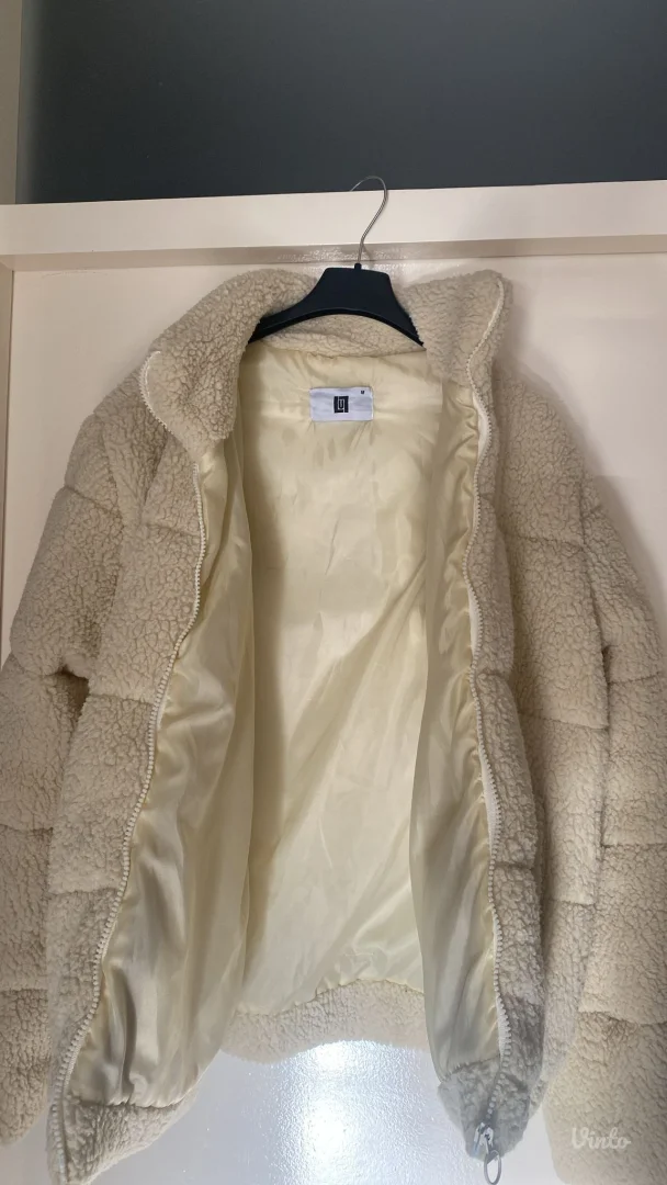 Topla pufnasta i udobna jakna