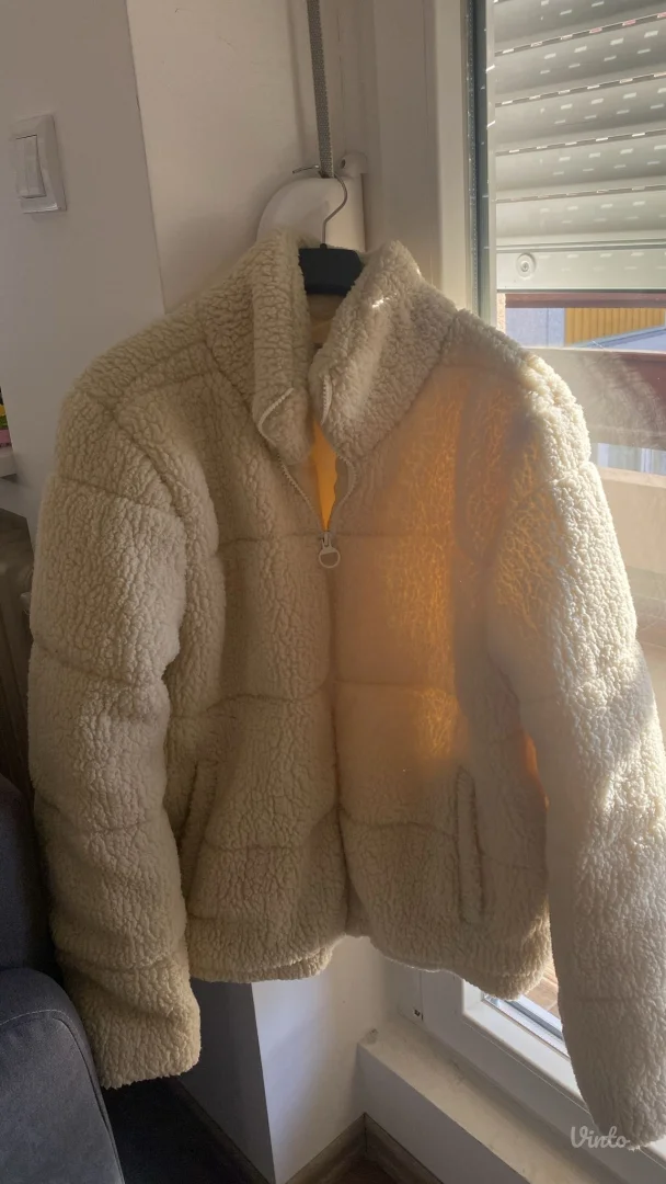 Topla pufnasta i udobna jakna