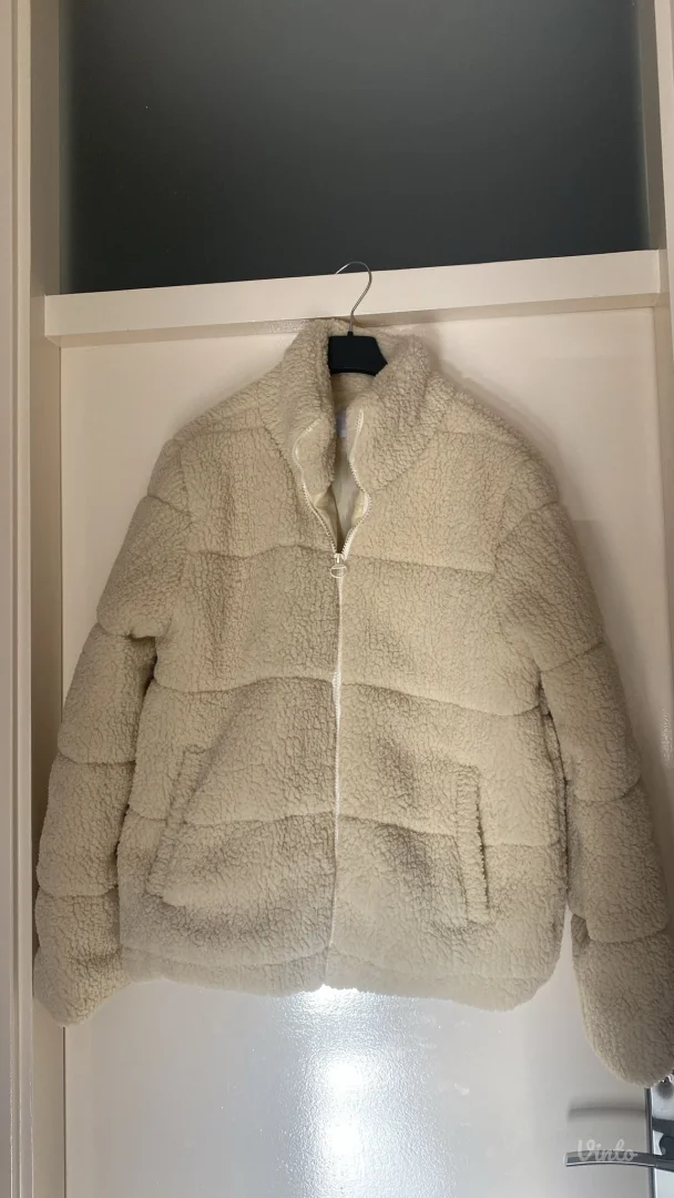 Topla pufnasta i udobna jakna