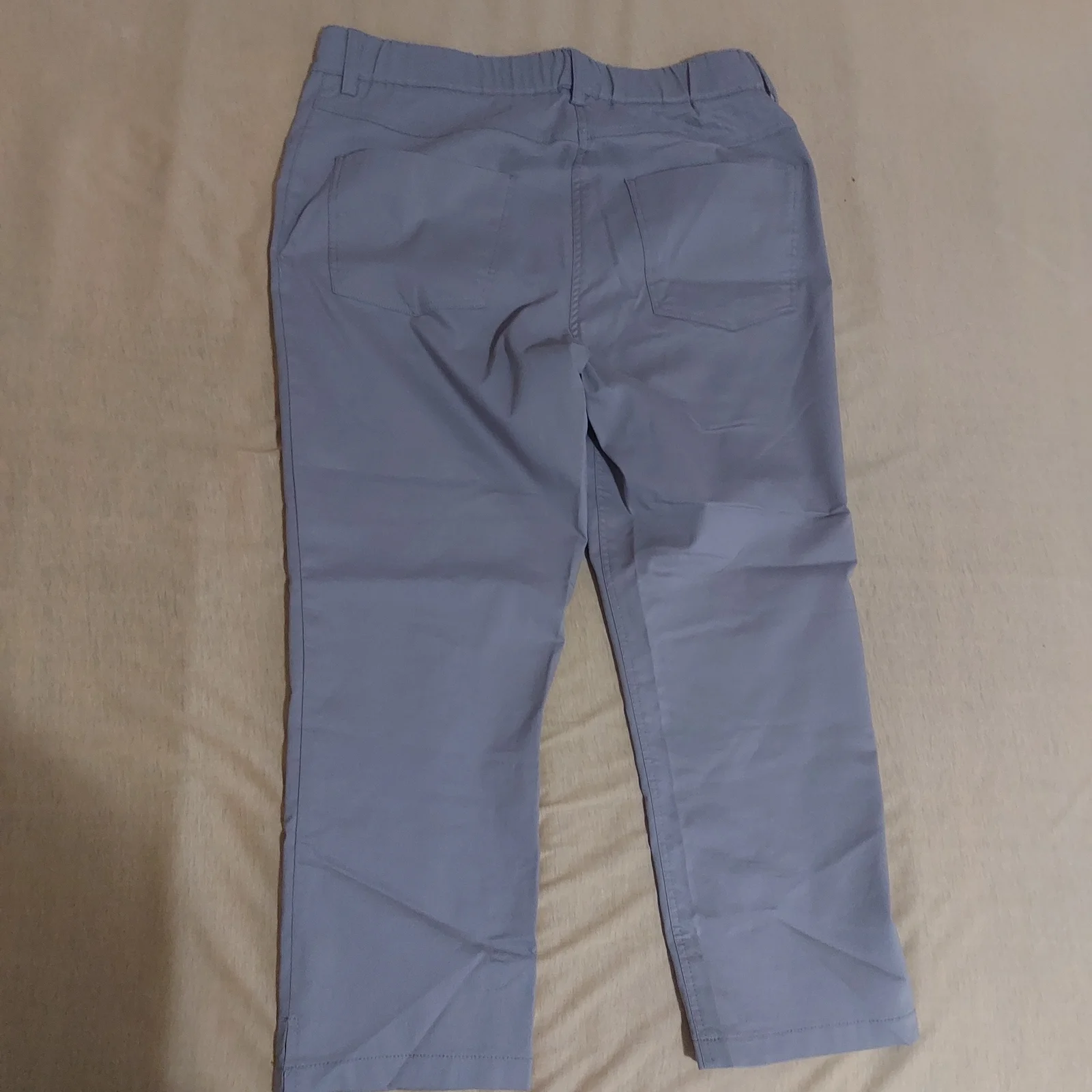 NOVO Ženske bež / svetlo sive 7/8 pantalone MelSTONE (veličina 40 / L)