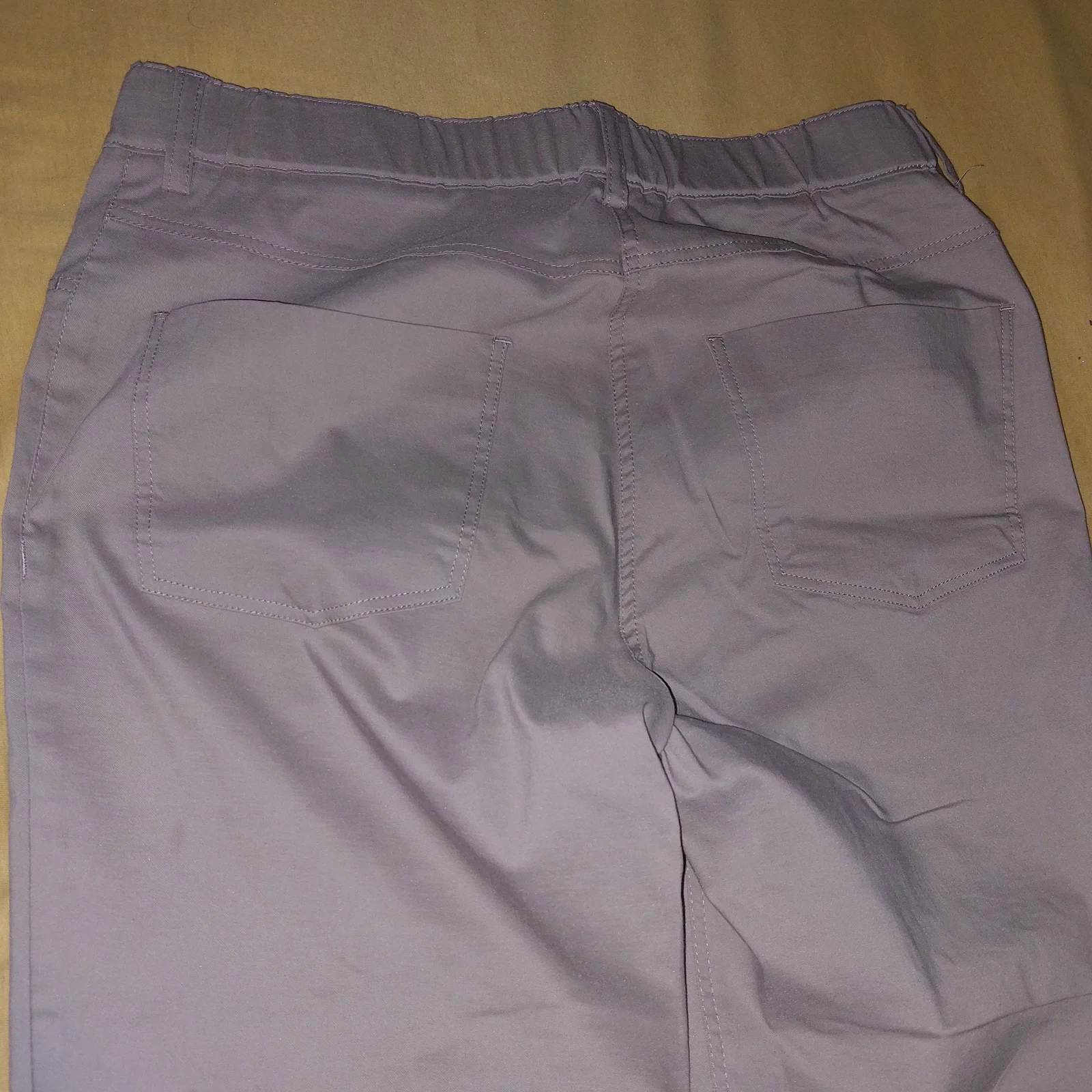 NOVO Ženske bež / svetlo sive 7/8 pantalone MelSTONE (veličina 40 / L)