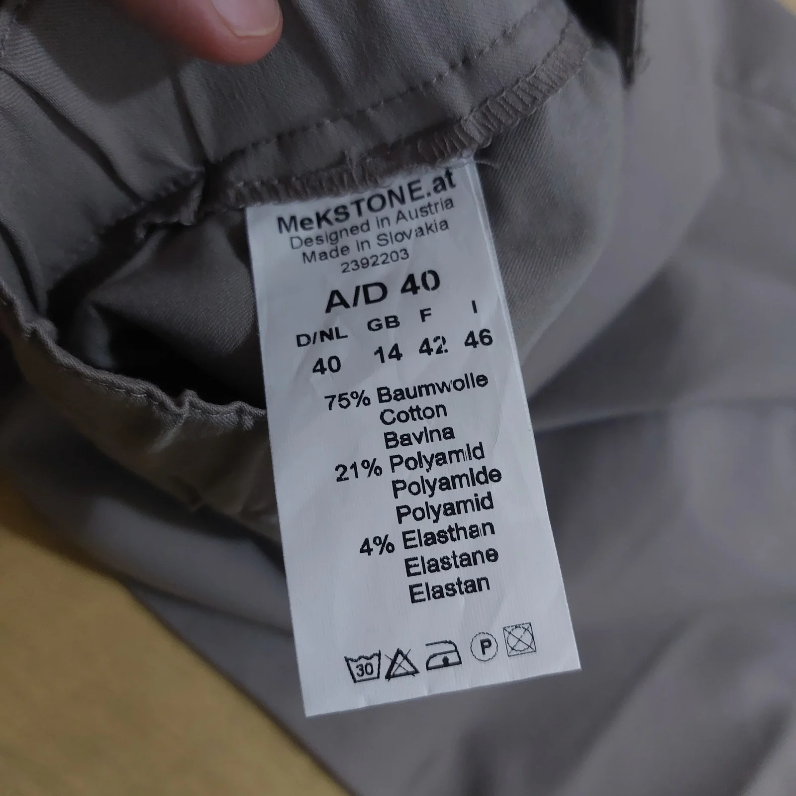 NOVO Ženske bež / svetlo sive 7/8 pantalone MelSTONE (veličina 40 / L)