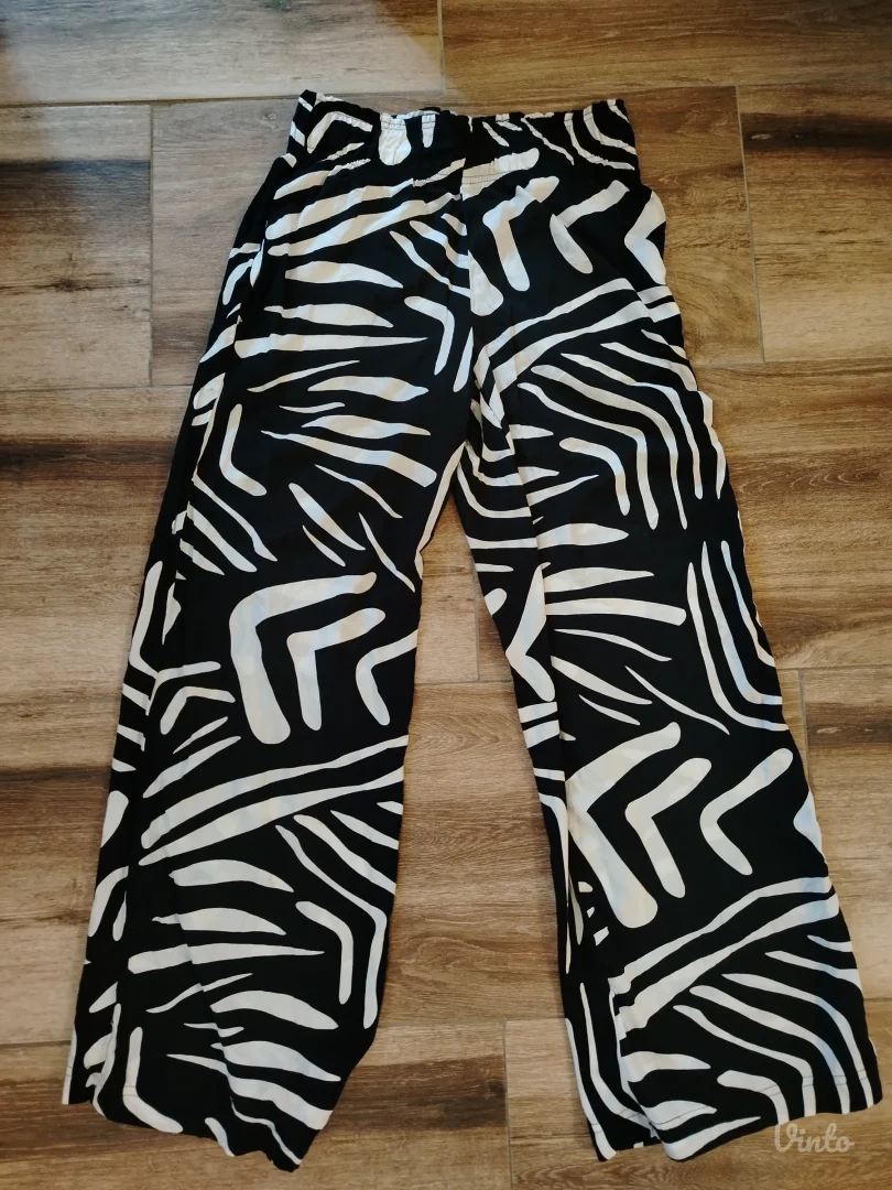 Lagane prijatne pantalone