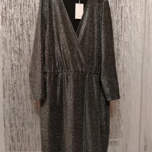 Haljina sa šljokicama