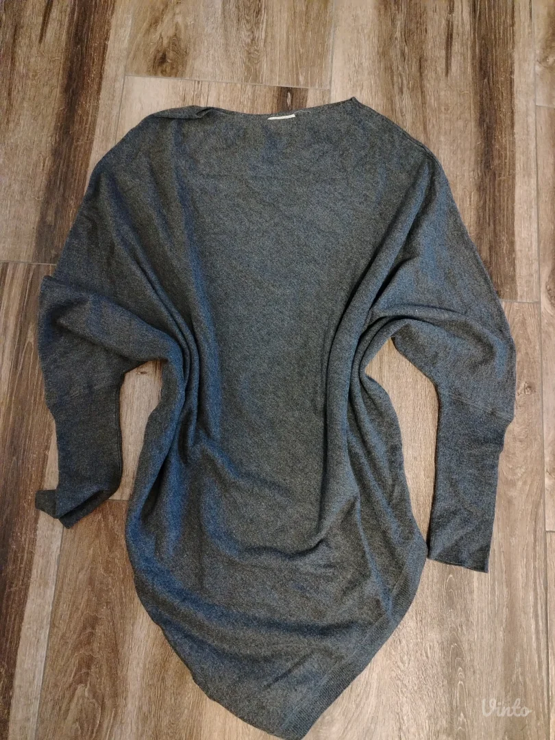 Siva simetrična bluza