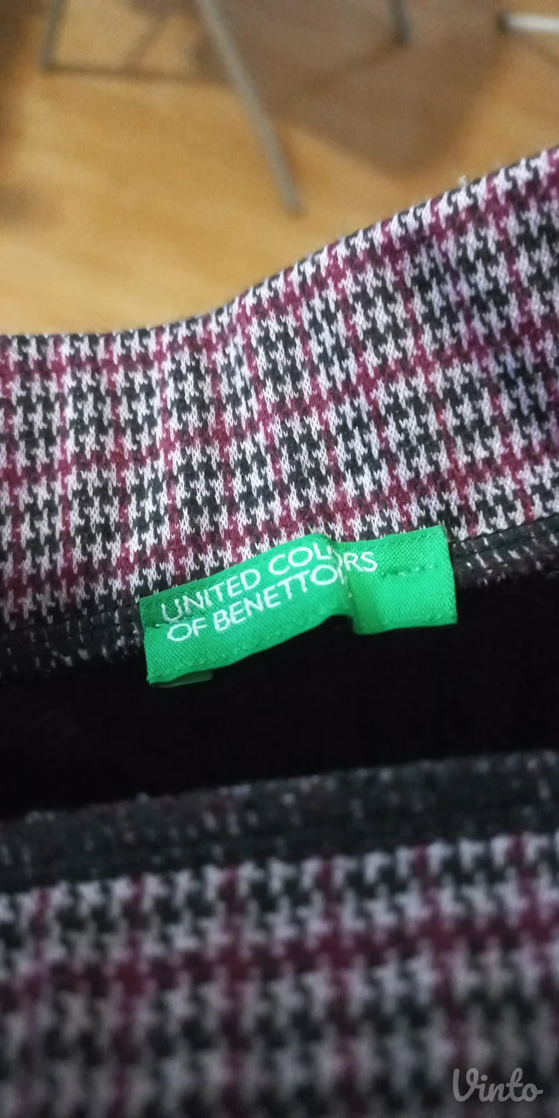 Karirana Benetton zimska suknja vel. 44