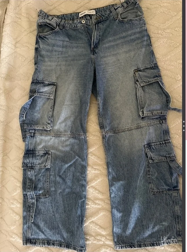 Bershka svetlo plave cargo farmerke - NENOŠENE
