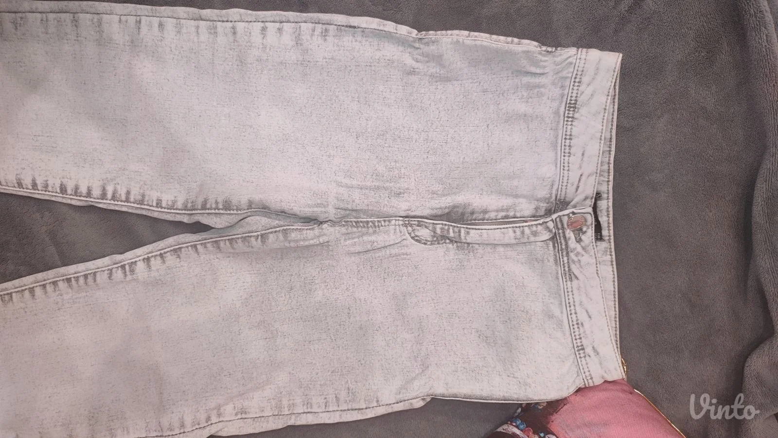 Bele farmerke Bershka