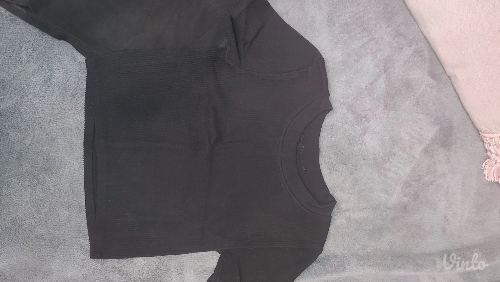 Dve crne kratke majice