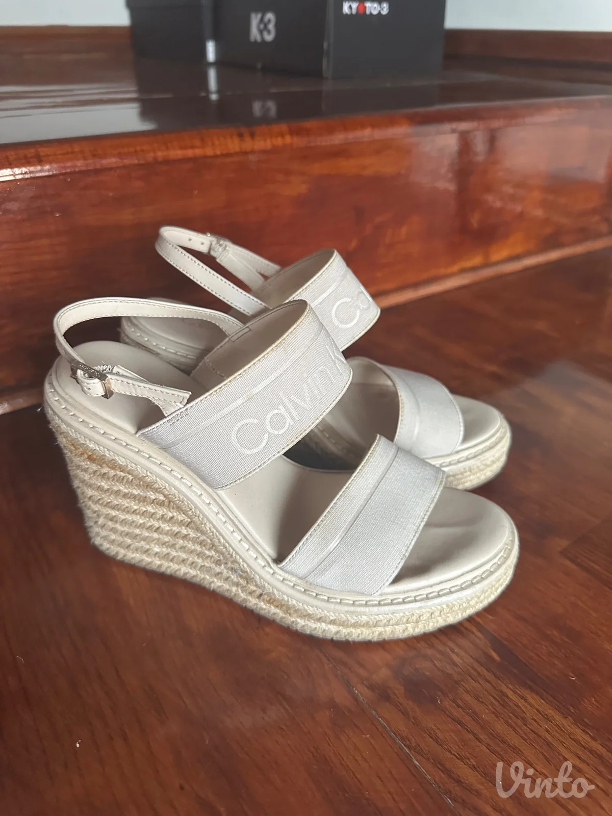 CALVIN KLEIN SANDALE NA PLATFORMU