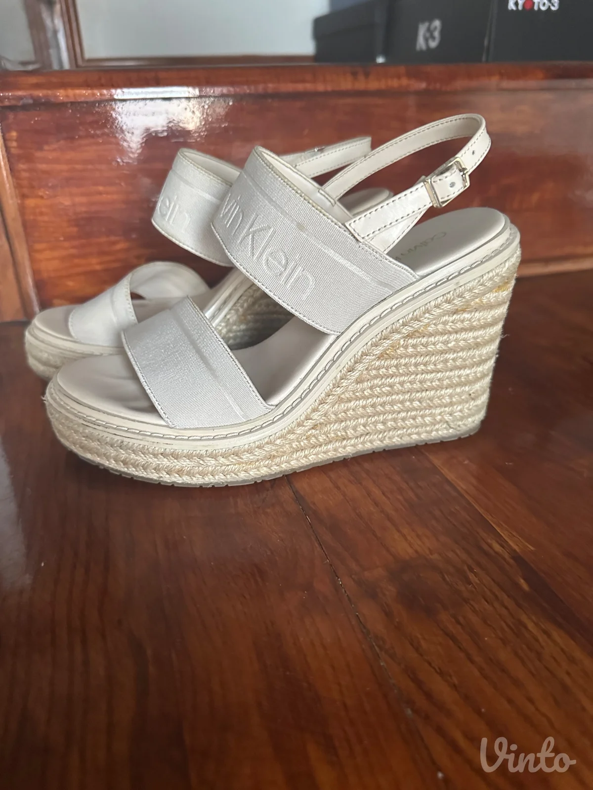 CALVIN KLEIN SANDALE NA PLATFORMU