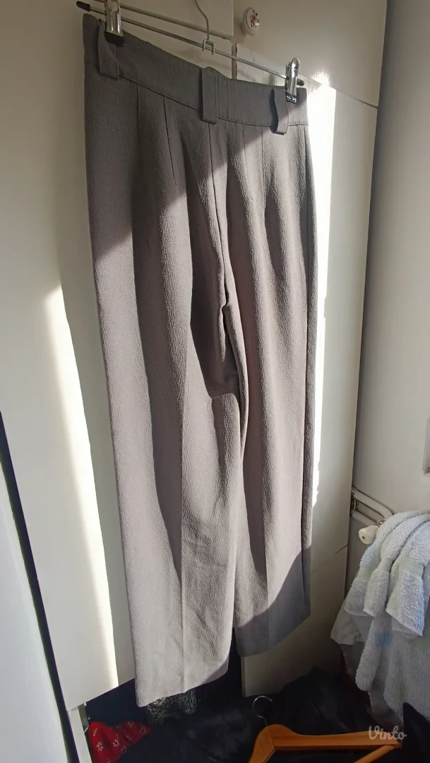 Zara elegantne pantalone