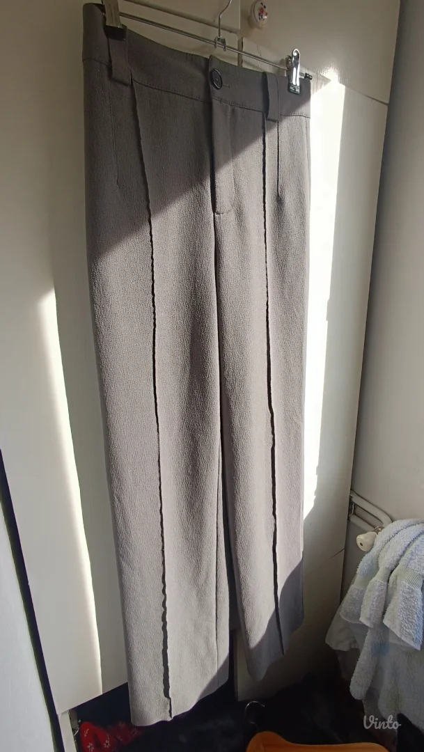 Zara elegantne pantalone