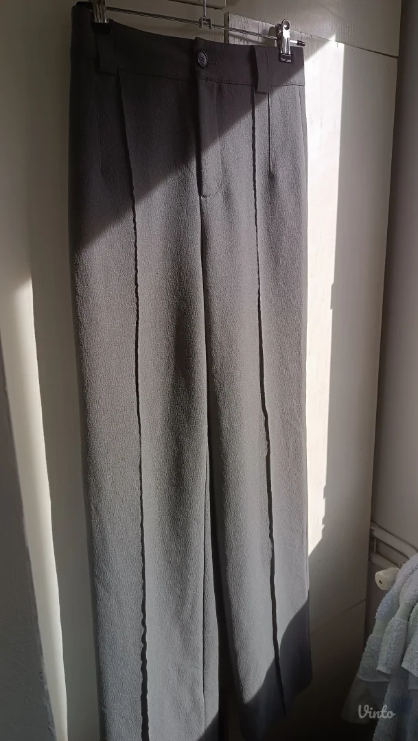 Zara elegantne pantalone