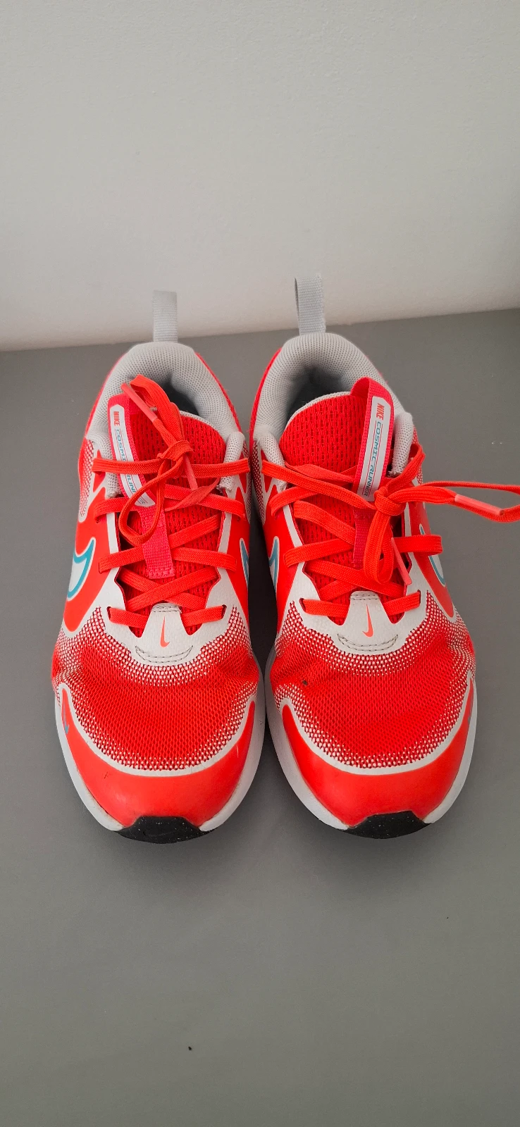 NIKE COSMIC RUNNER – broj 35.5