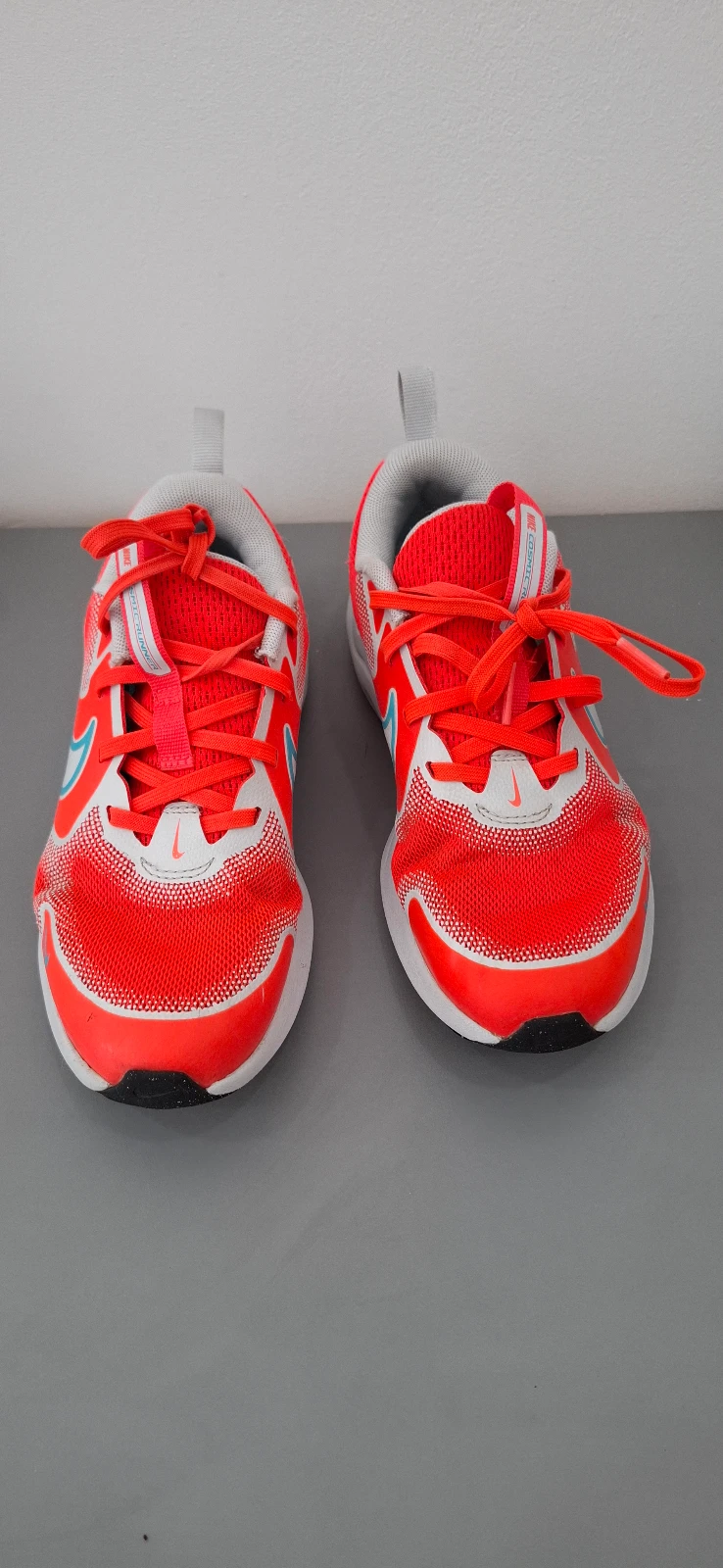 NIKE COSMIC RUNNER – broj 35.5