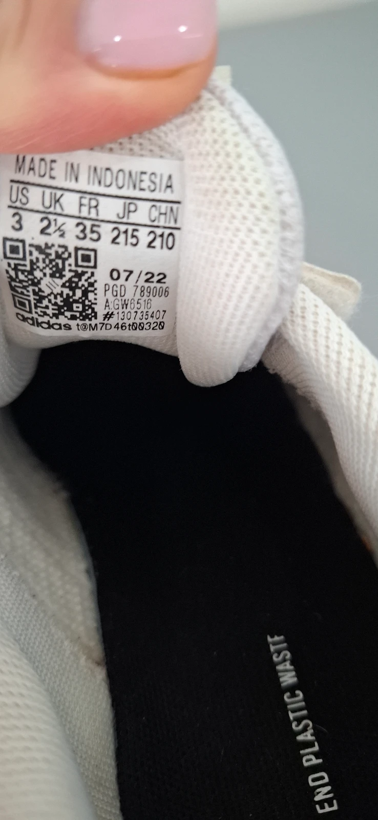 Adidas dečije patike broj 35