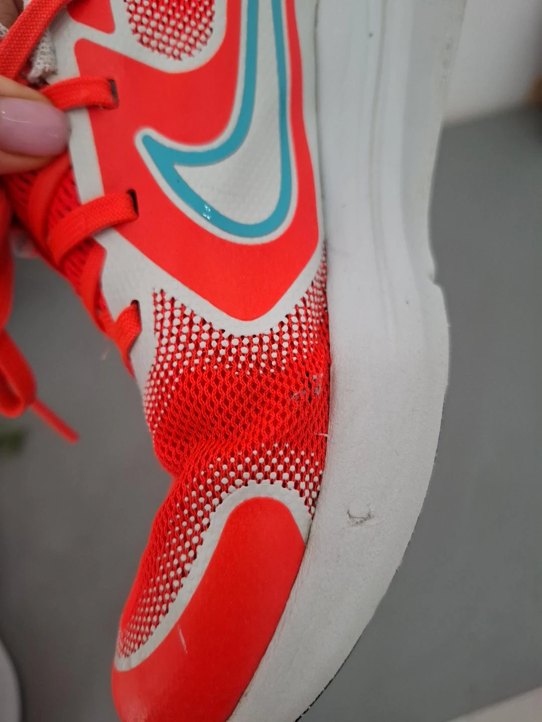 NIKE COSMIC RUNNER – broj 35.5