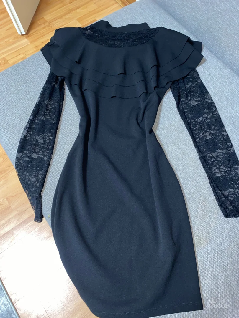 Haljina sa cipkanim rukavima