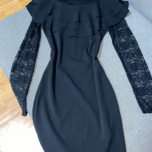 Haljina sa cipkanim rukavima