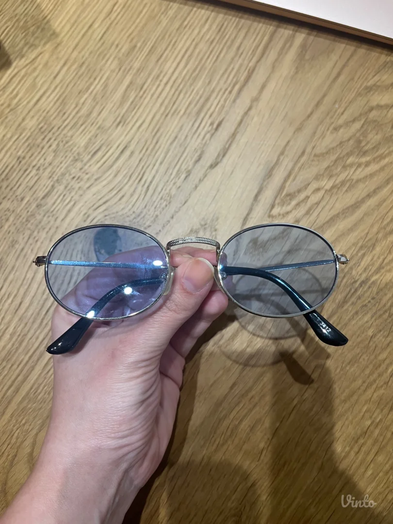 Naočare sa plavim staklima