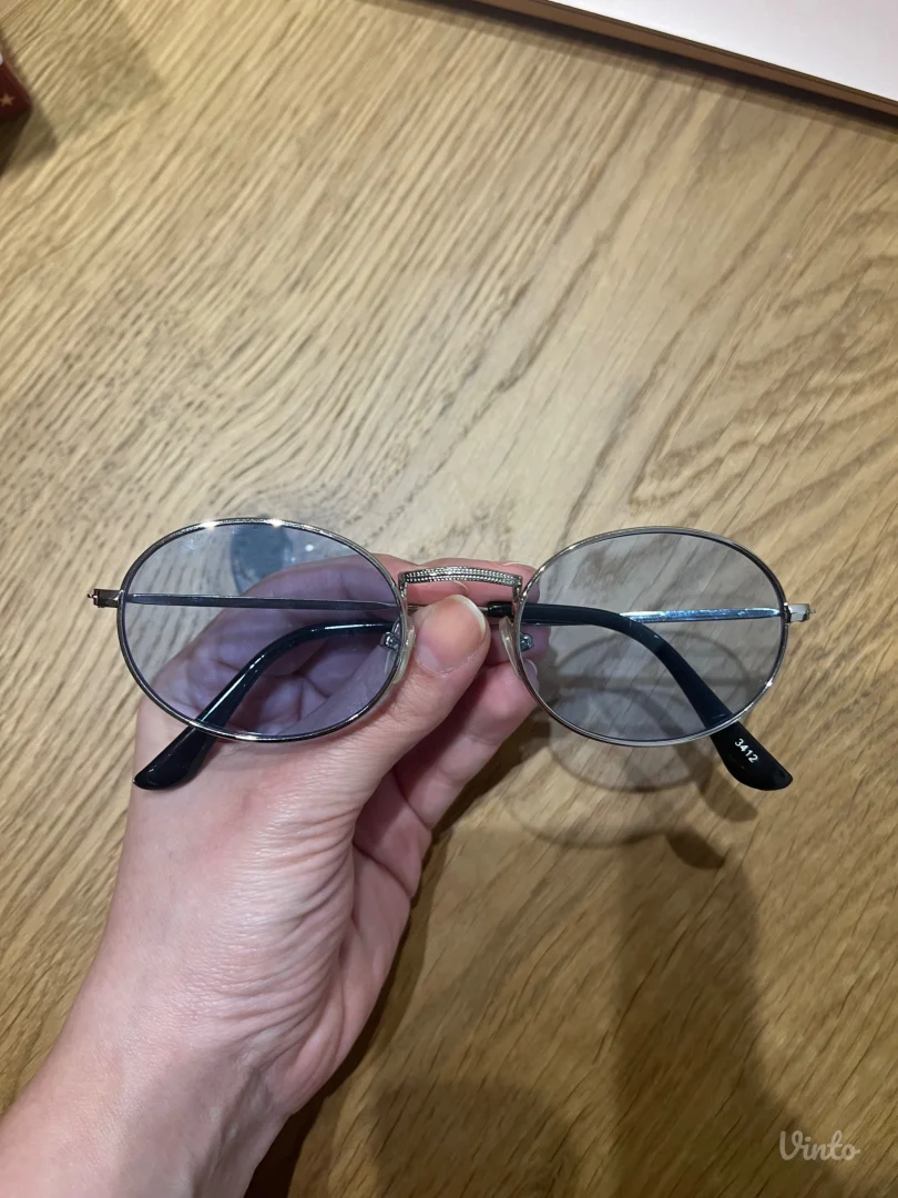 Naočare sa plavim staklima