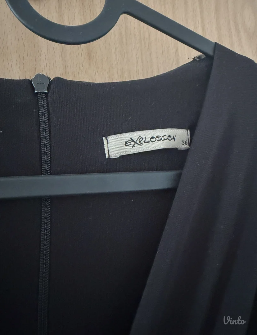 Crna haljina na preklop