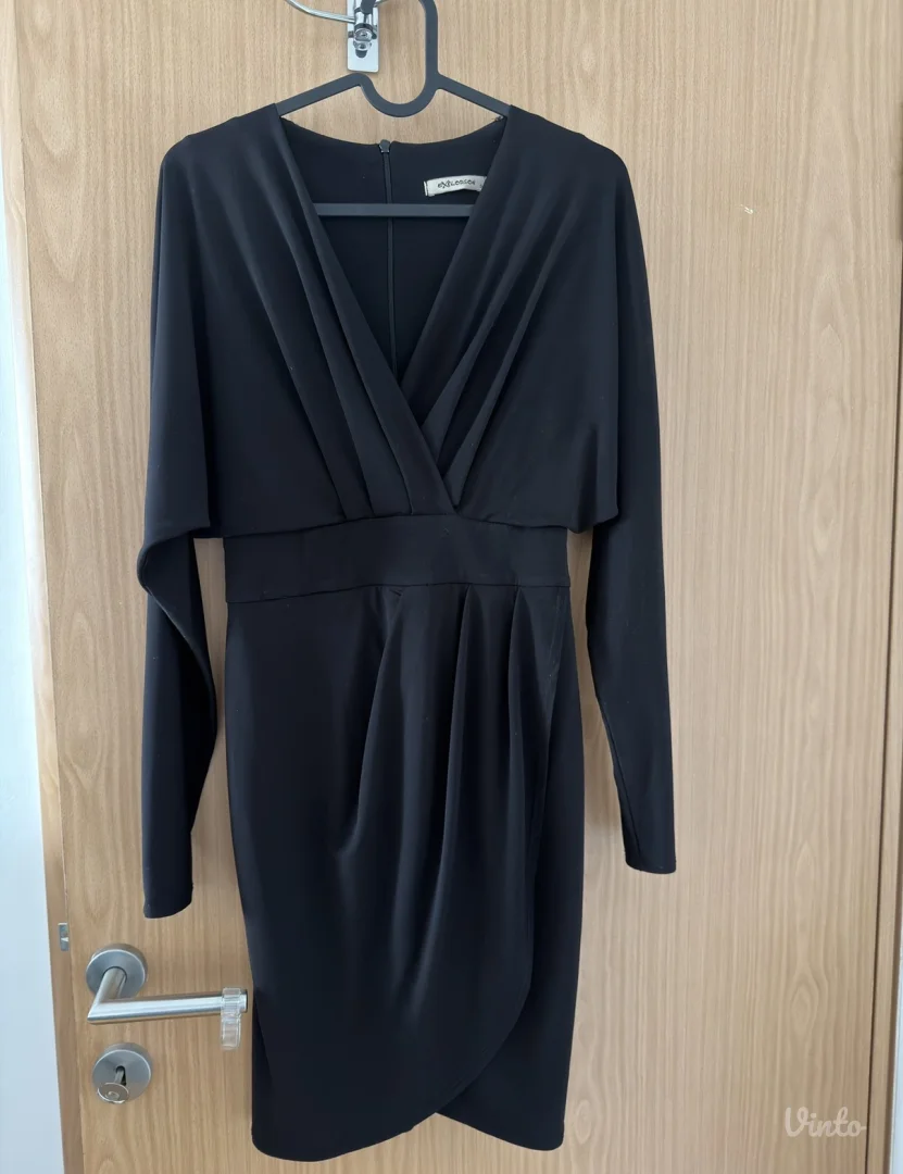 Crna haljina na preklop