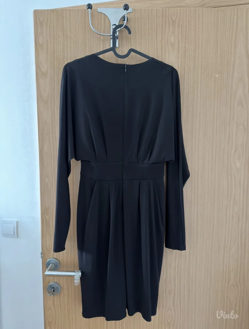 Crna haljina na preklop