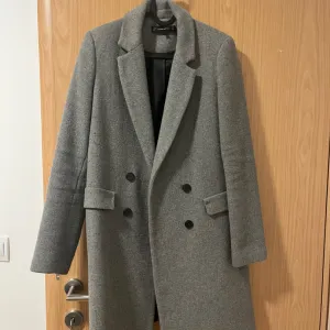 Zara kaputić + gratis šal