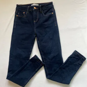 Zara farmerice 32