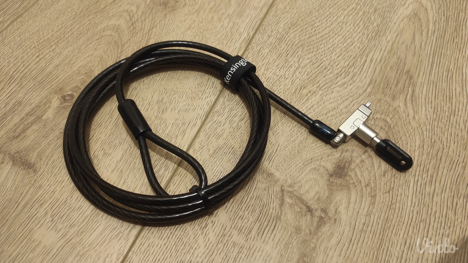 Kensington sajla za zaključavanje laptopa