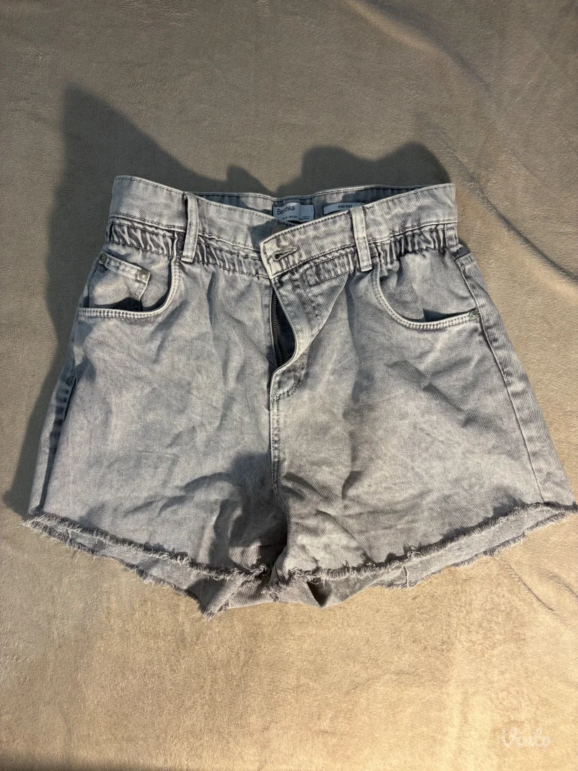 Sivi teksas sorc- bershka