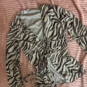 Bluza na vezivanje
