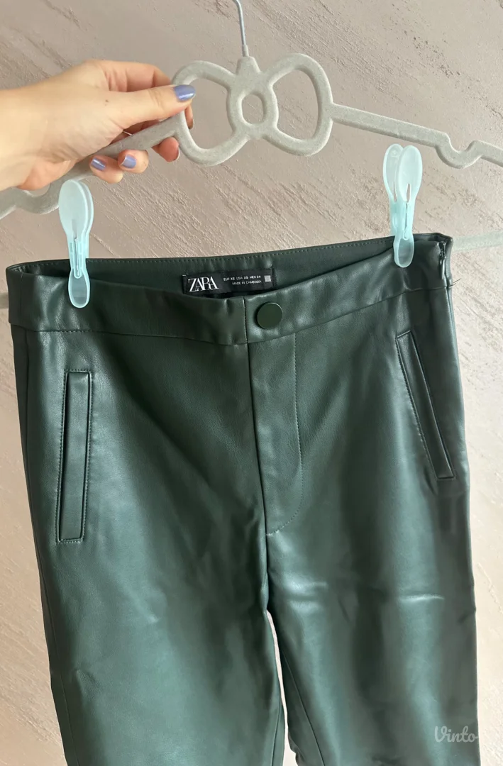 Zara pantalone od eko kože